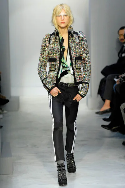 Look 26
